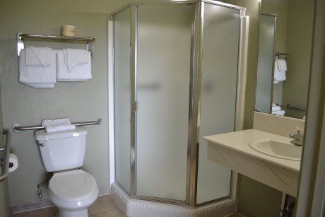 Welcome To Ocean Gate Inn - Private Bathroom